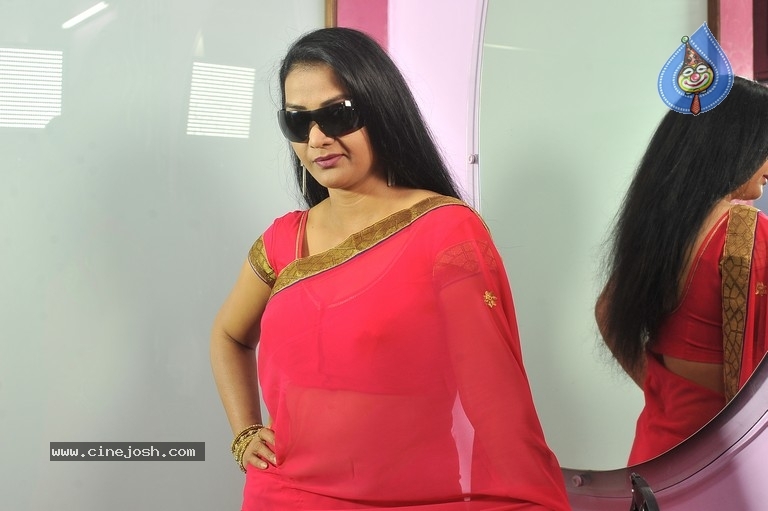 Bichagada Majaka Movie Stills - 2 / 15 photos