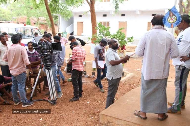 Bilalpur Police Station Movie Working Photos - 12 / 20 photos