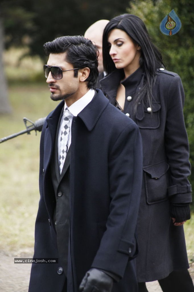 Billa 2 Movie Hot Stills - 31 / 46 photos