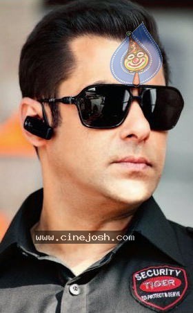 Bodyguard Bollywood Movie Stills - 10 / 11 photos