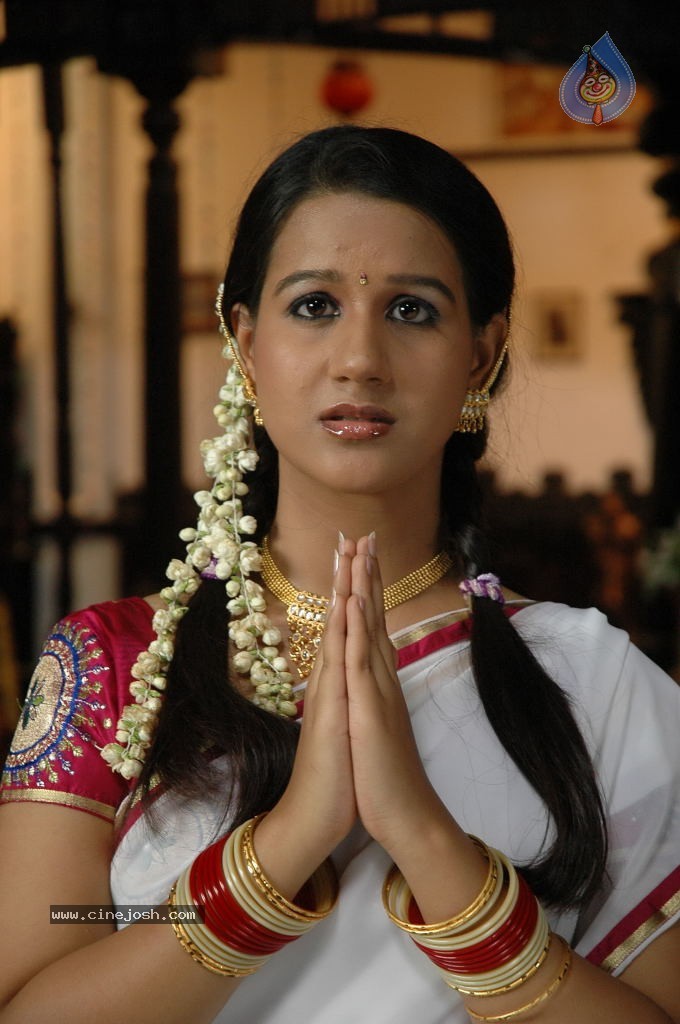 Bommali Movie New Stills - 21 / 71 photos