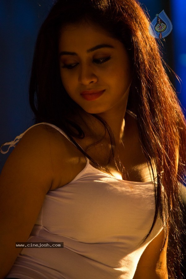 Break Up Movie Stills - 28 / 146 photos