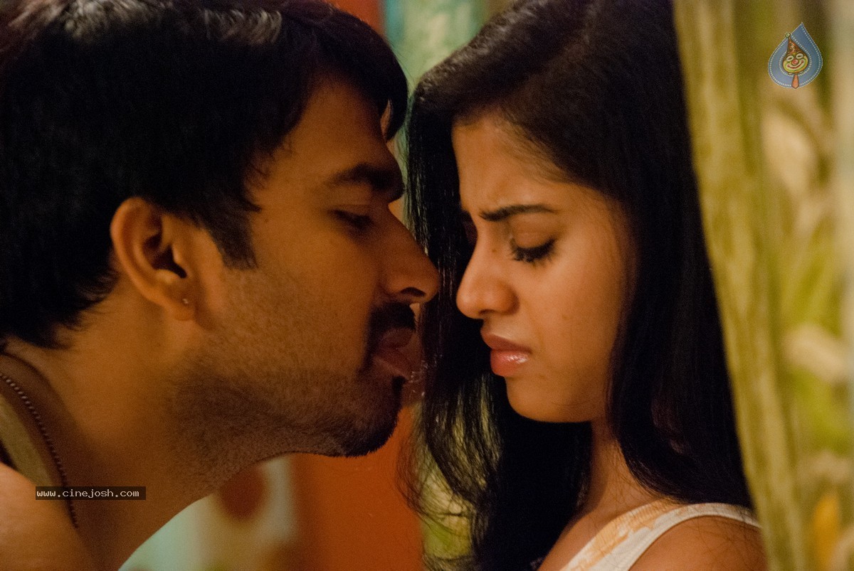 Break Up Movie Stills - 36 / 146 photos