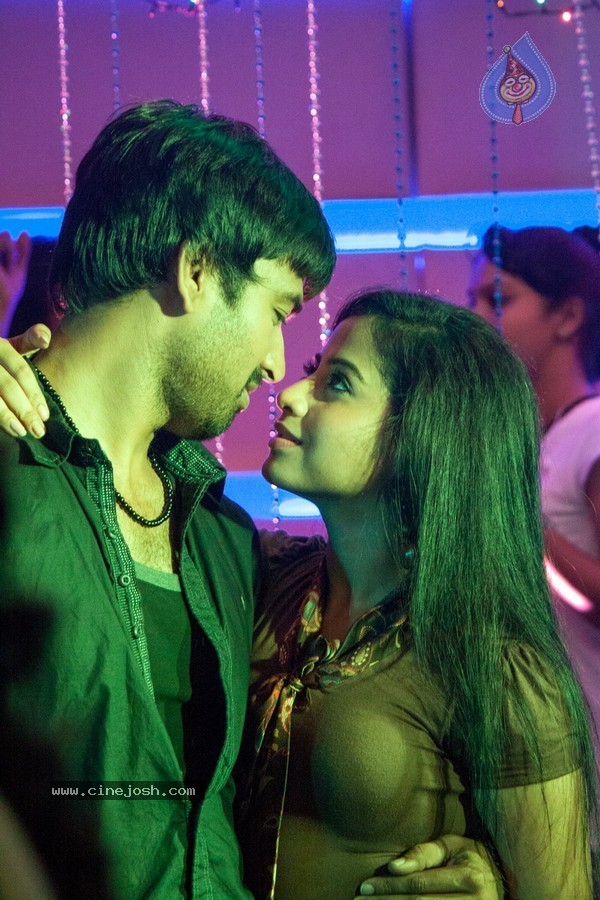 Break Up Movie Stills - 113 / 146 photos