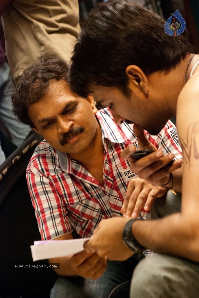 Break Up Movie Stills - 22 / 28 photos