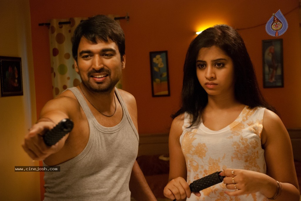 Break Up Movie Stills and Walls - 27 / 85 photos