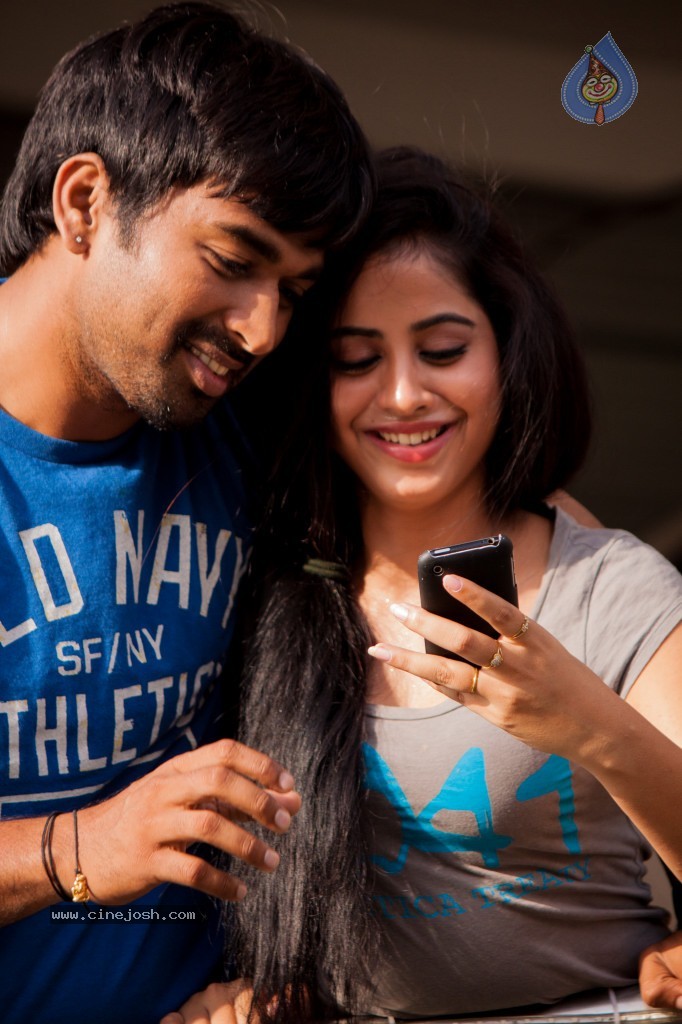Break Up Movie Stills and Walls - 32 / 85 photos