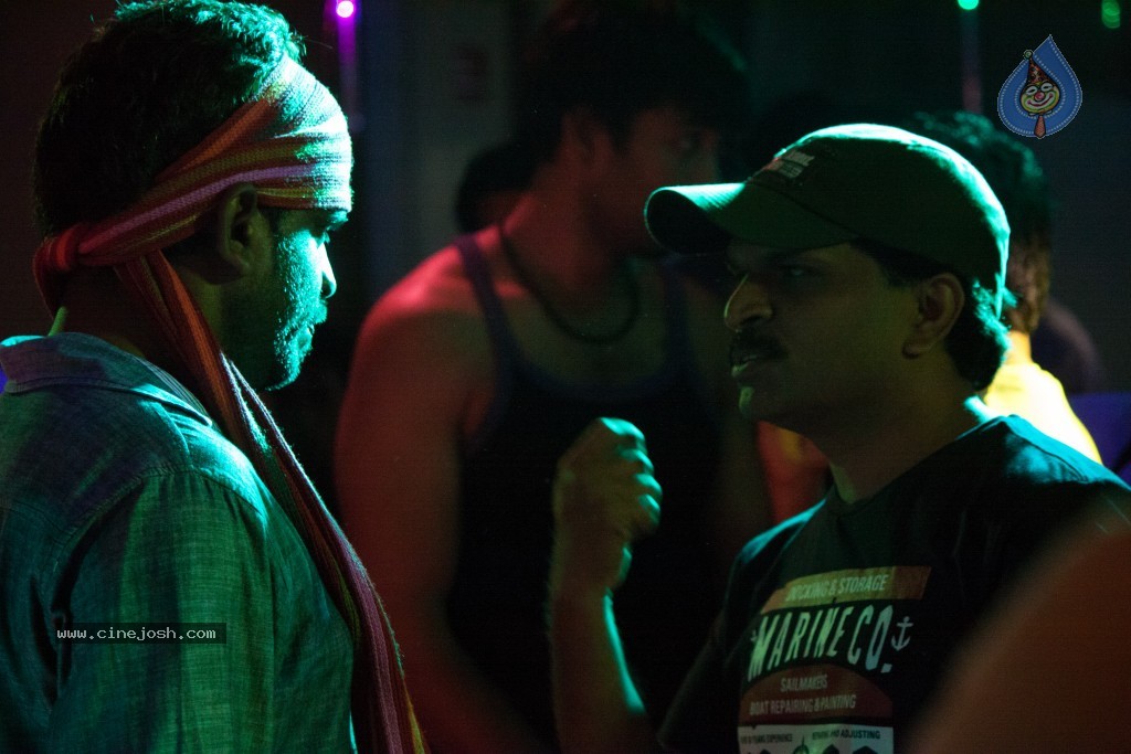 Break Up Movie Stills and Walls - 38 / 85 photos