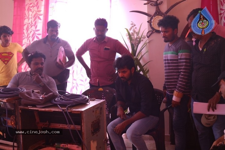 Breaking News Tamil  Movie Working Stills - 5 / 19 photos