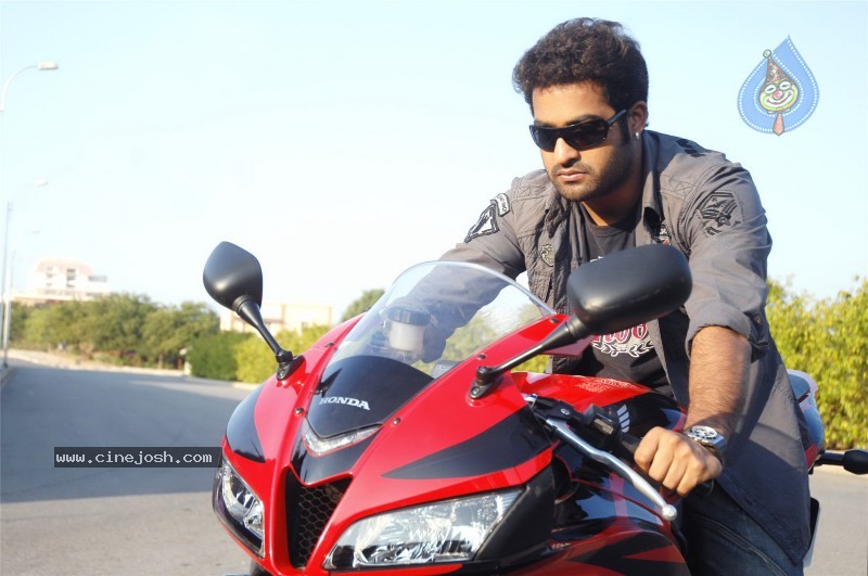 Brindavanam Movie Stills - 14 / 28 photos