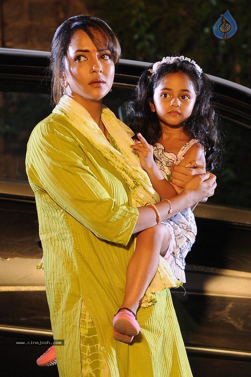Budugu Movie Stills n Walls - 6 / 40 photos