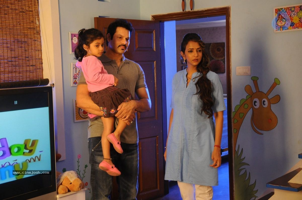 Budugu Movie Stills n Walls - 12 / 40 photos