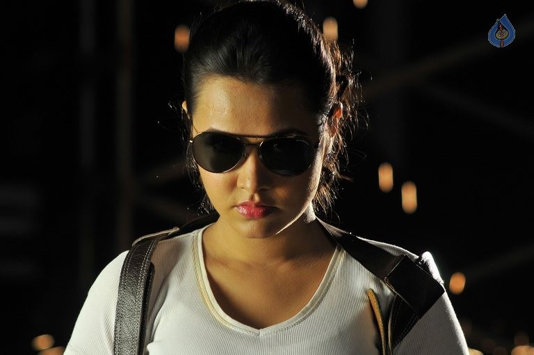 Bullet Rani Posters and Photos - 3 / 14 photos
