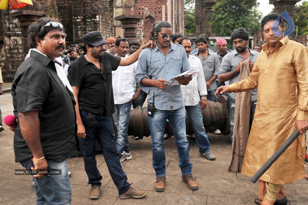 Businessman Movie Working Stills - 9 / 75 photos