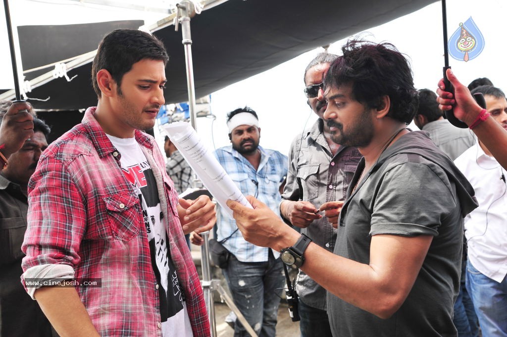 Businessman Movie Working Stills - 10 / 75 photos