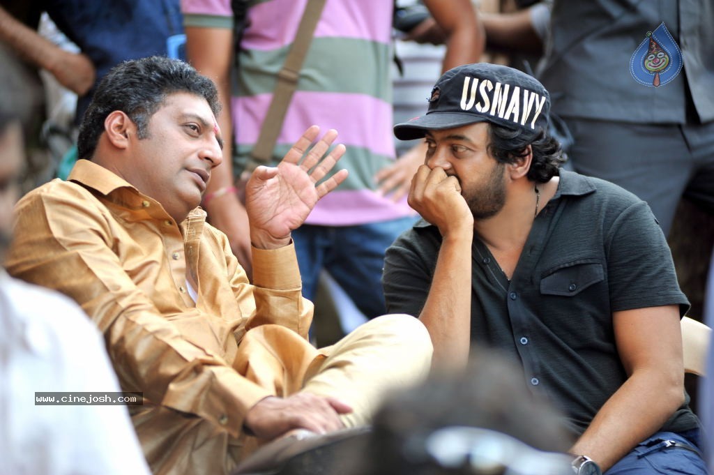 Businessman Movie Working Stills - 12 / 75 photos