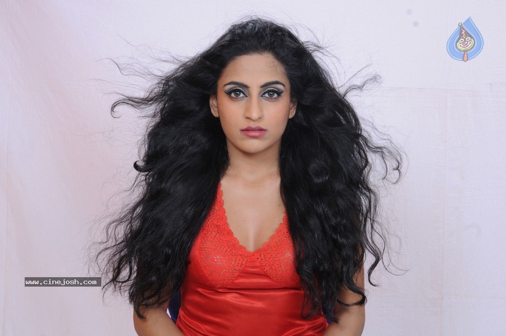 Calling Bell Movie New Stills - 14 / 86 photos