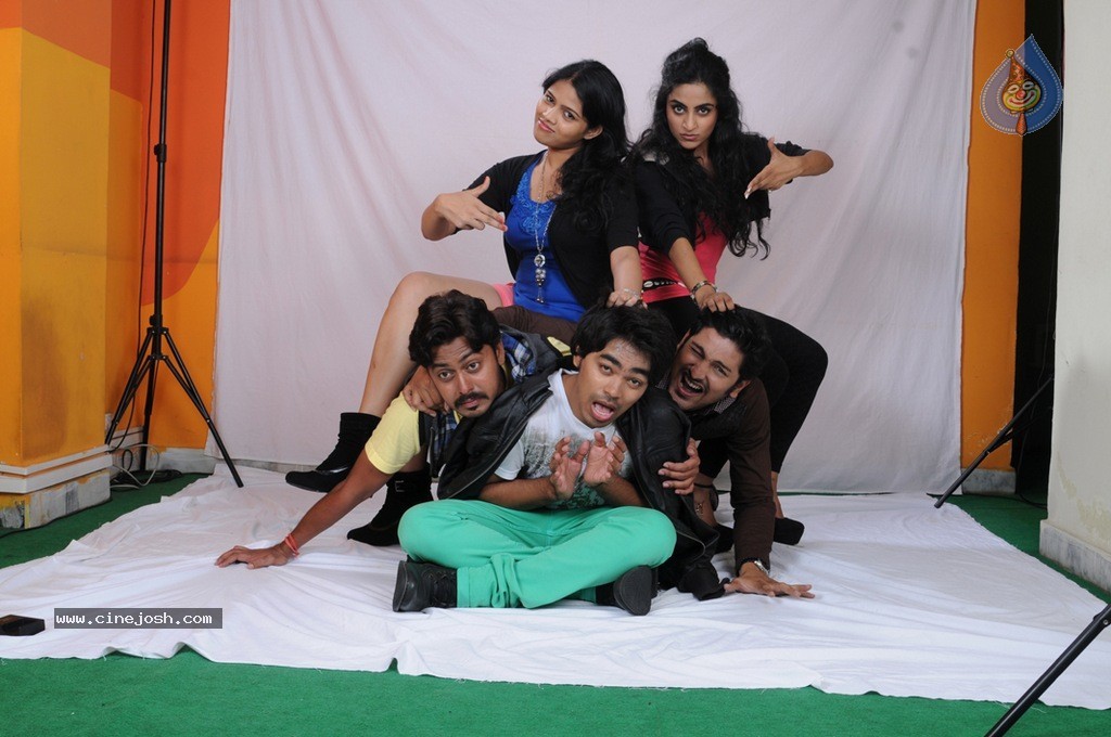Calling Bell Movie New Stills - 17 / 86 photos