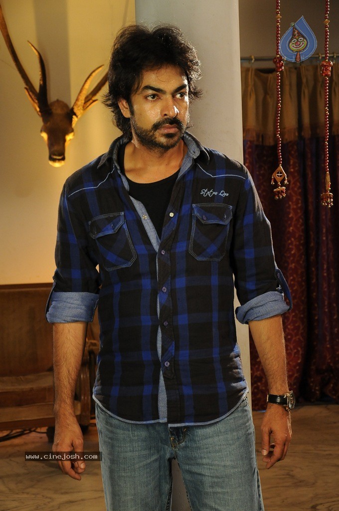 Calling Bell Movie New Stills - 31 / 86 photos