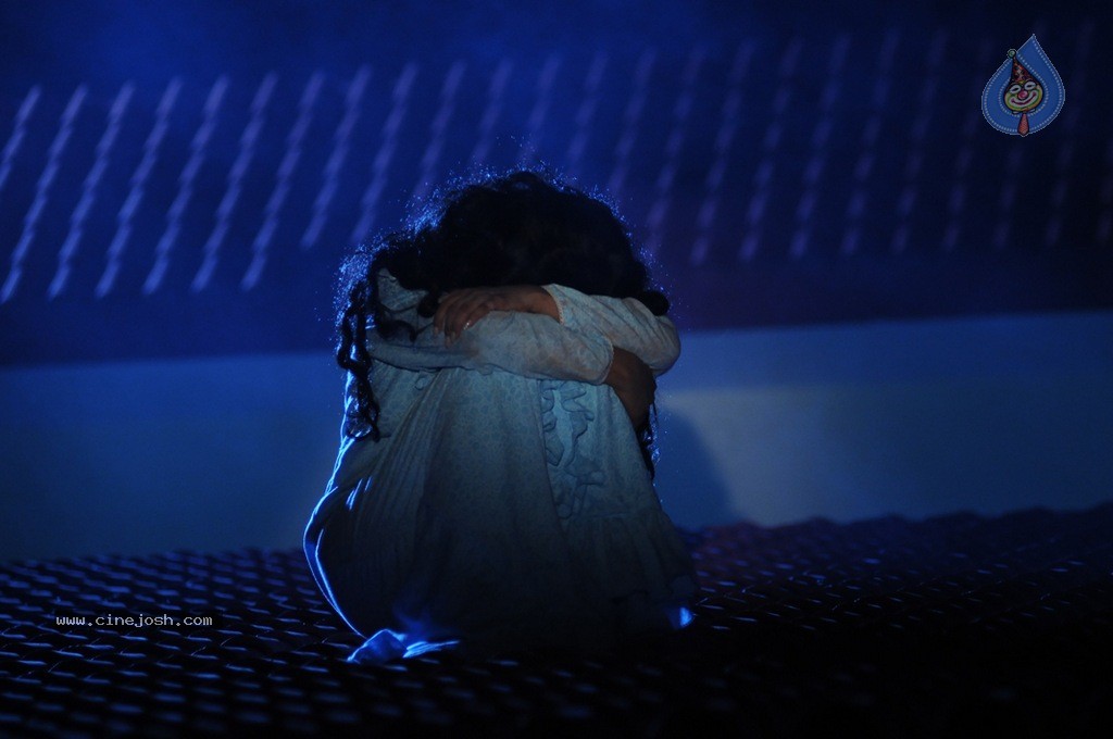 Calling Bell Movie New Stills - 45 / 86 photos