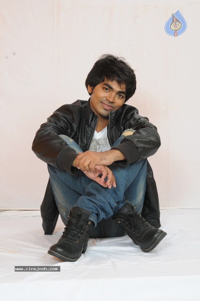 Calling Bell Movie New Stills - 60 / 86 photos