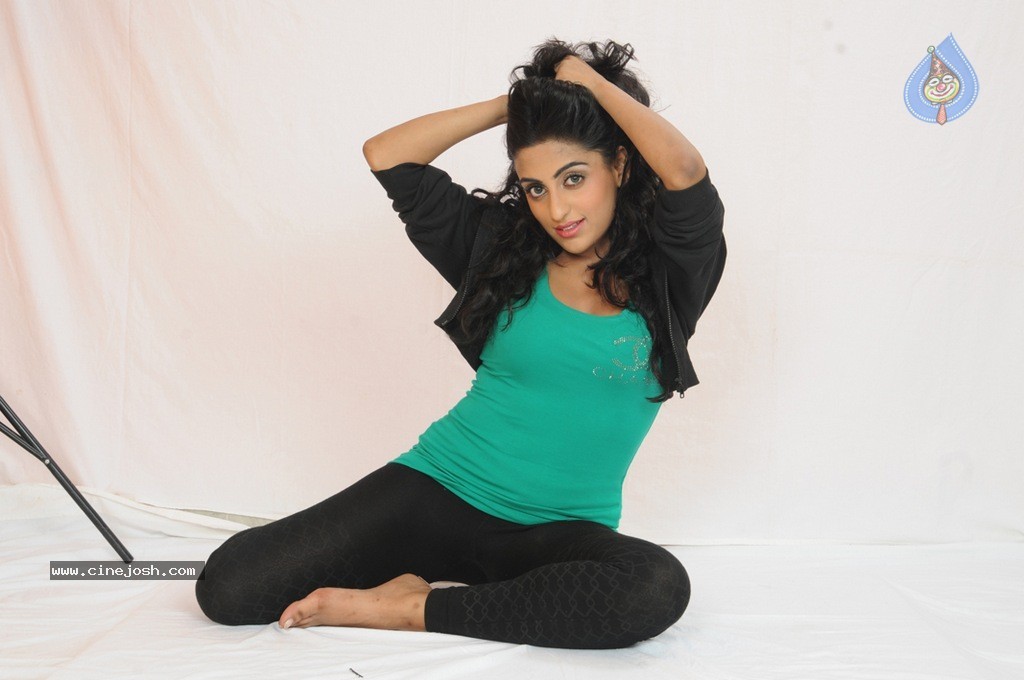 Calling Bell Movie New Stills - 64 / 86 photos