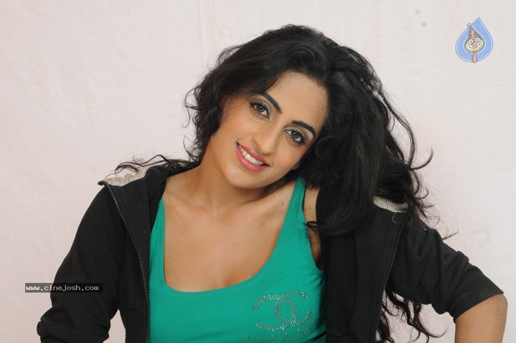 Calling Bell Movie New Stills - 75 / 86 photos