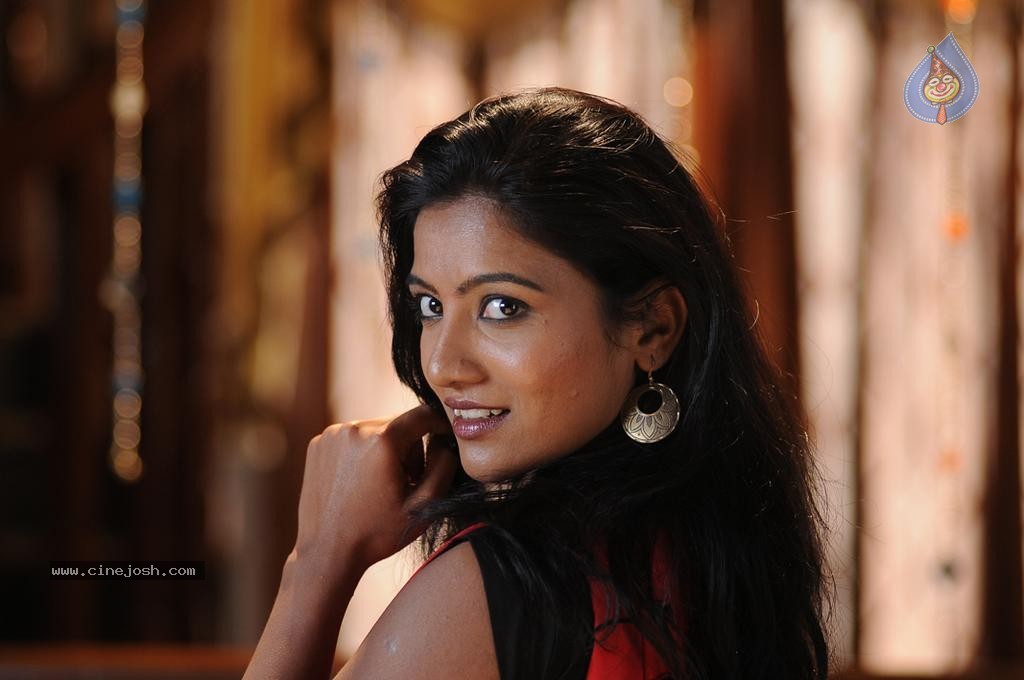 Calling Bell Movie Stills - 58 / 85 photos