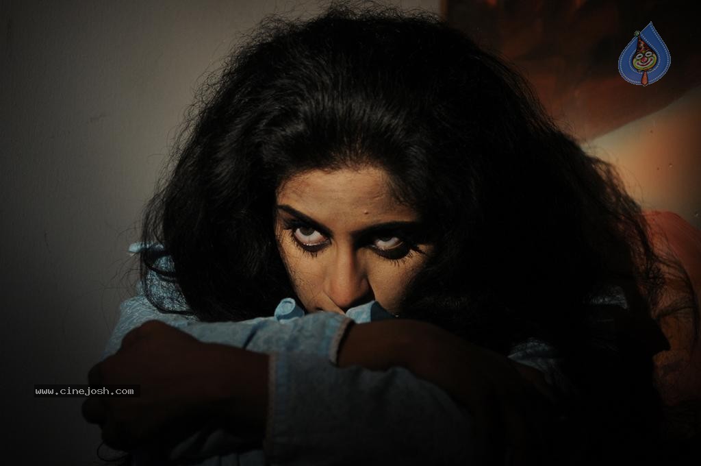 Calling Bell Movie Stills - 60 / 85 photos