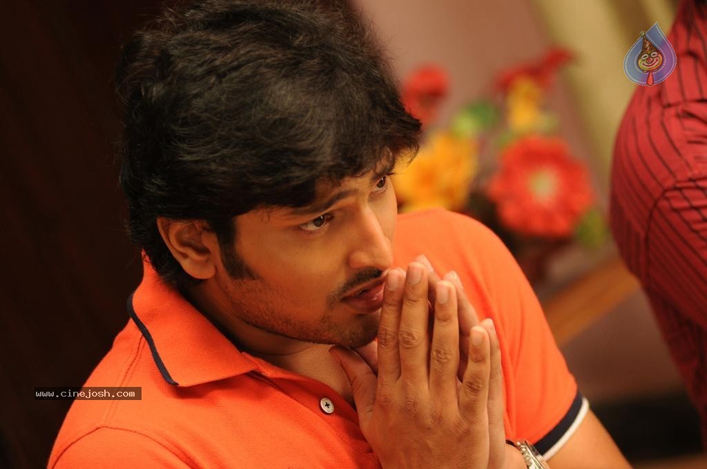 Calling Bell Movie Stills - 67 / 85 photos