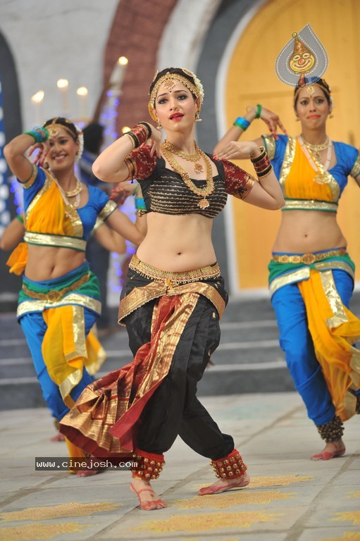 Cameraman Gangatho Rambabu Movie New Stills - 15 / 18 photos