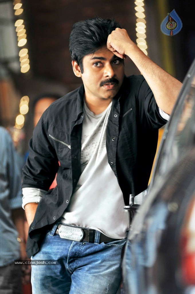 Cameraman Gangatho Rambabu Photos - 5 / 10 photos