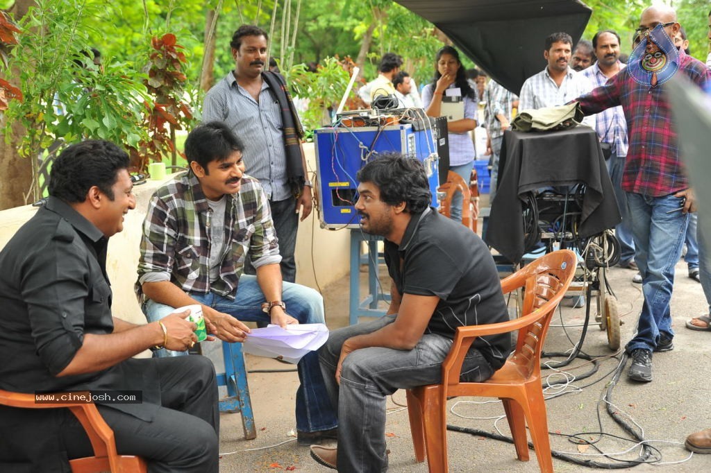 CGR Movie Working Stills - 7 / 9 photos