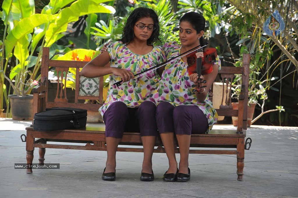 Chaarulatha Movie New Stills - 77 / 91 photos
