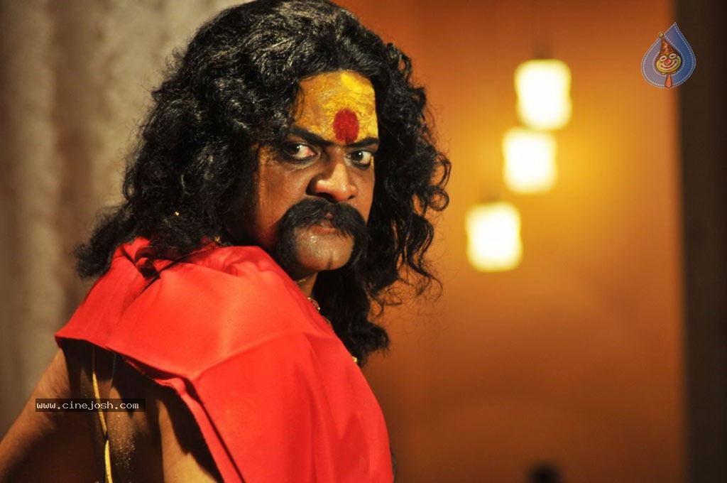 Chaarulatha Movie New Stills - 90 / 91 photos