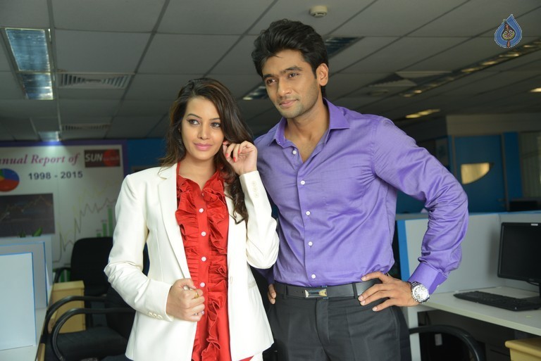 Chal Chal Gurram Photos and Posters - 10 / 13 photos