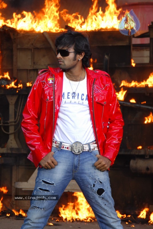 Chalaki Movie Song Stills - 28 / 32 photos