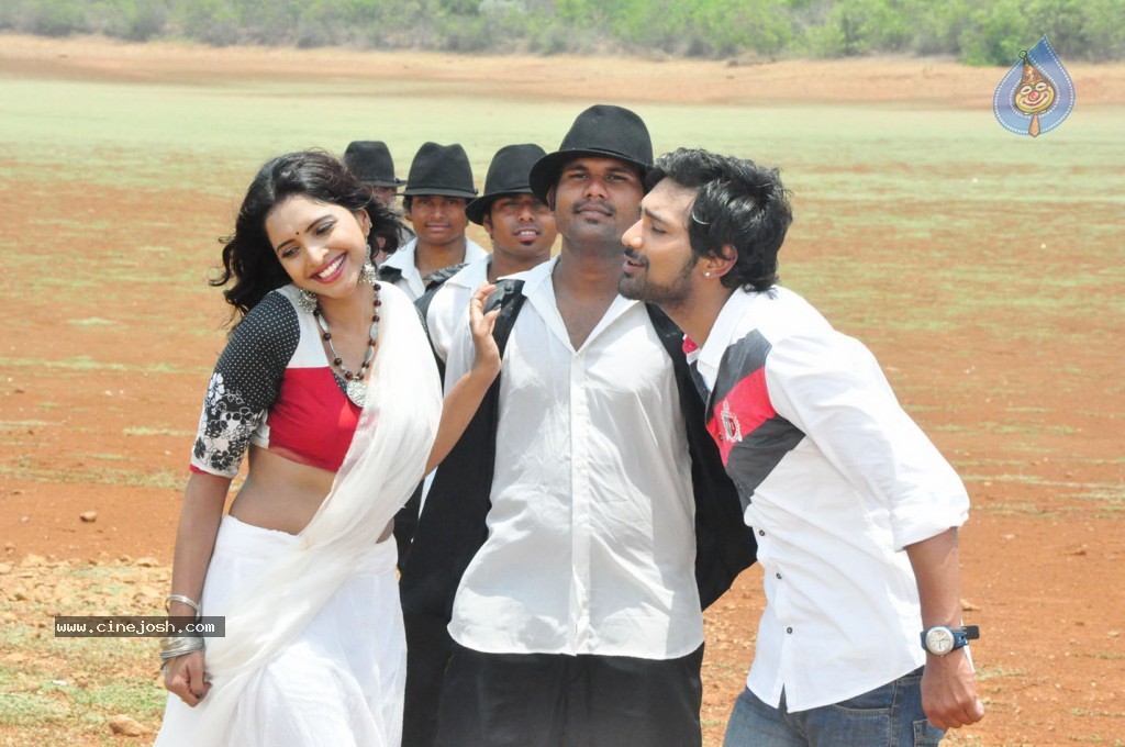 Chammak Challo Movie Stills and Walls - 5 / 39 photos