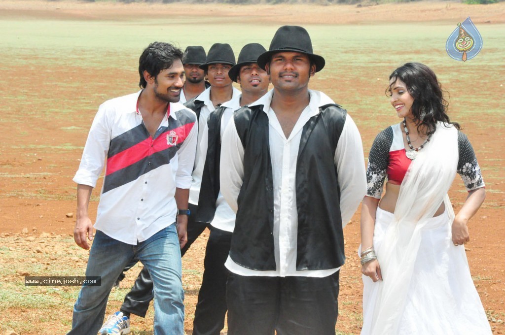 Chammak Challo Movie Stills and Walls - 9 / 39 photos