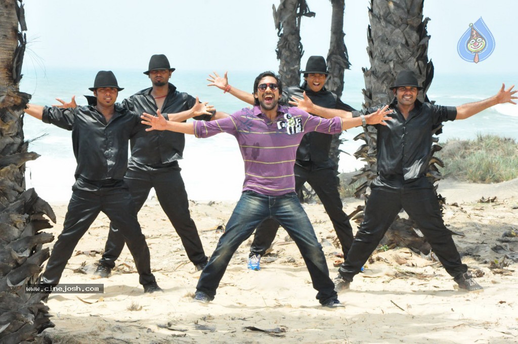 Chammak Challo Movie Stills and Walls - 14 / 39 photos