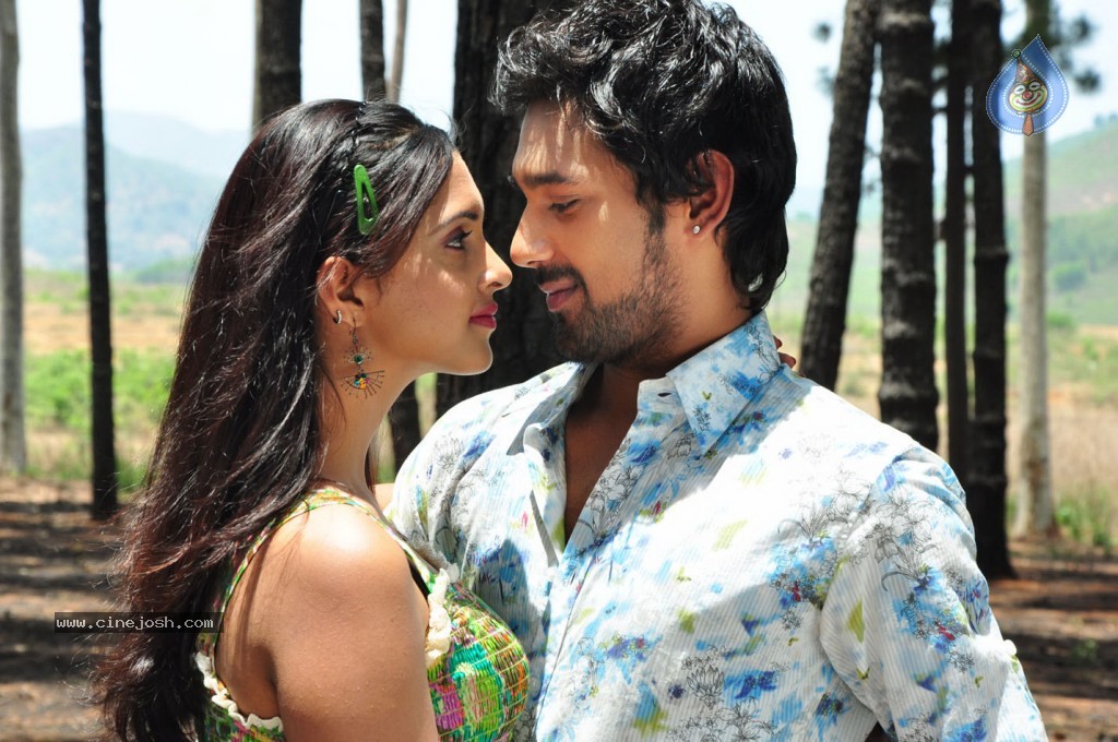 Chammak Challo Movie Stills and Walls - 22 / 39 photos