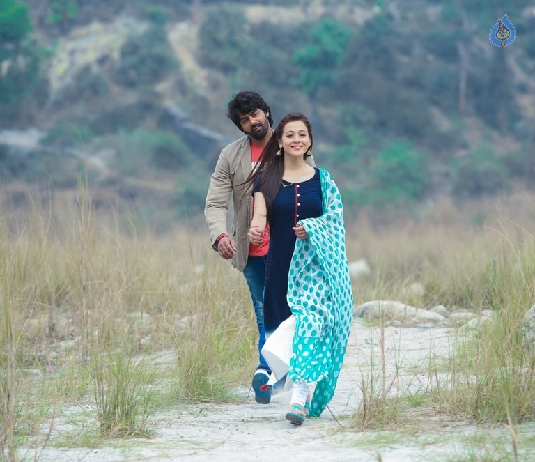 Chandamama Raave Movie Photos - 8 / 11 photos