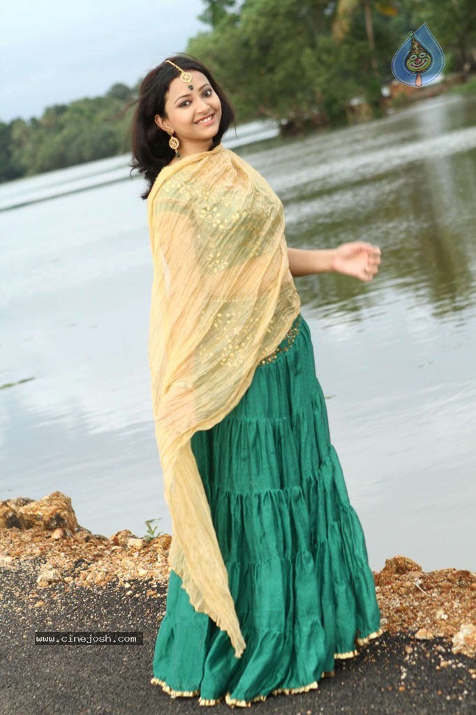 Chandamama Tamil Movie Photos - 19 / 39 photos
