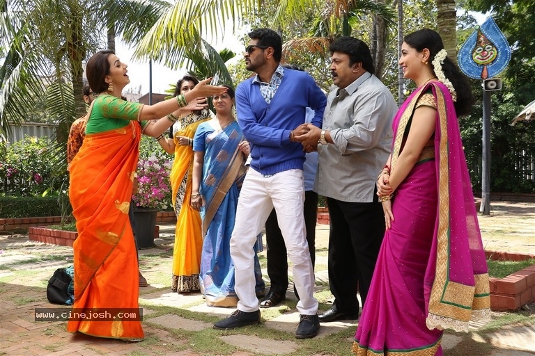 Charlie Chaplin 2 Movie Stills - 12 / 41 photos