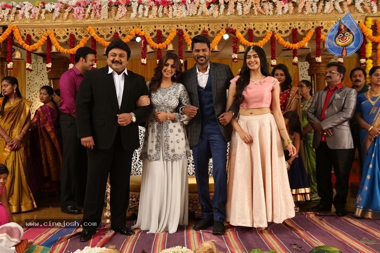 Charlie Chaplin 2 Movie Stills - 25 / 41 photos