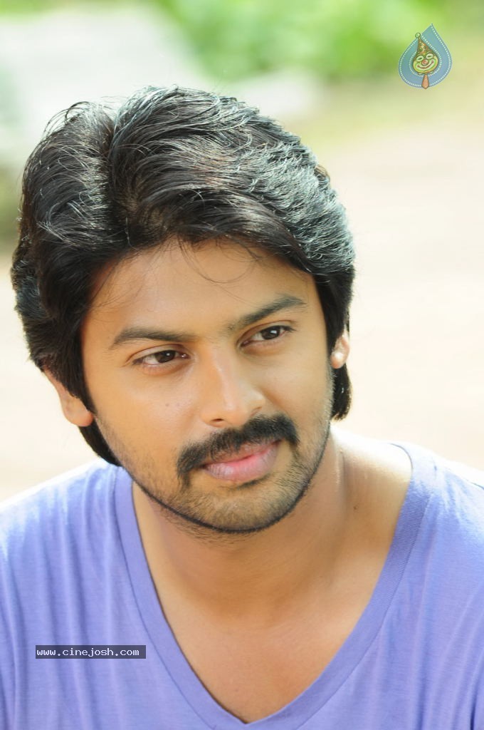 Chatriyavamsam Tamil Movie Stills - 11 / 46 photos