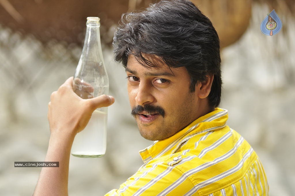 Chatriyavamsam Tamil Movie Stills - 22 / 46 photos