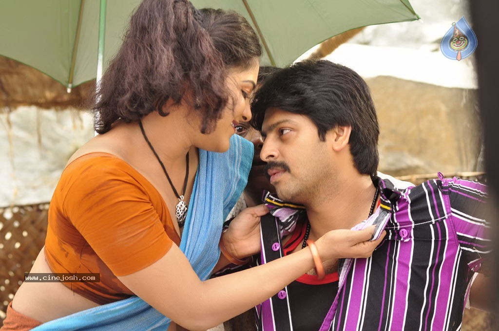 Chatriyavamsam Tamil Movie Stills - 26 / 46 photos