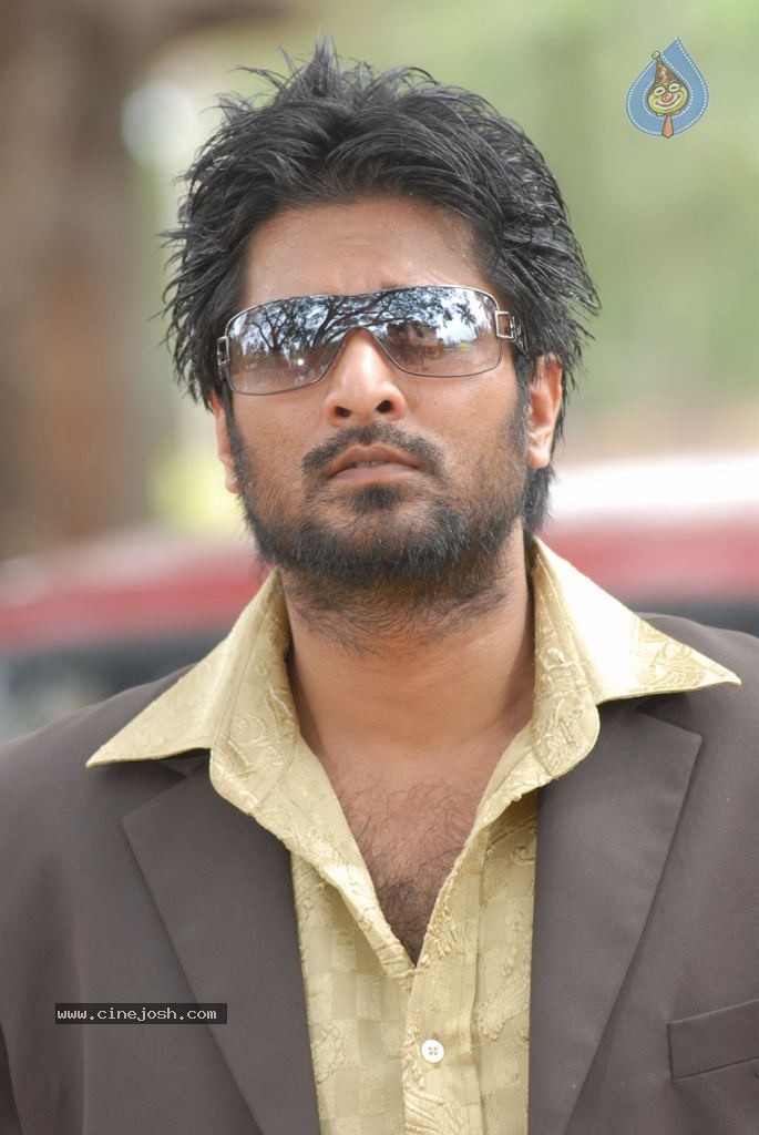 Chatriyavamsam Tamil Movie Stills - 27 / 46 photos