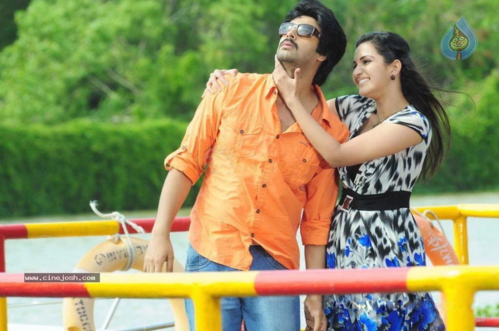 Chatriyavamsam Tamil Movie Stills - 36 / 46 photos